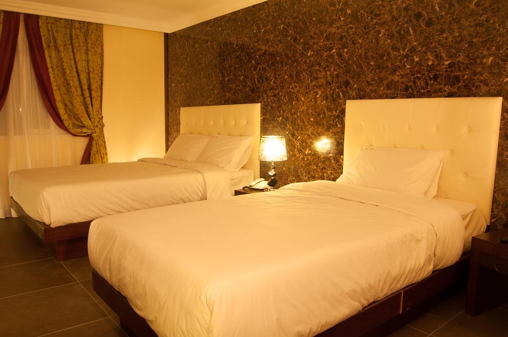 Hotel Galleria Saipan Garapan Room photo