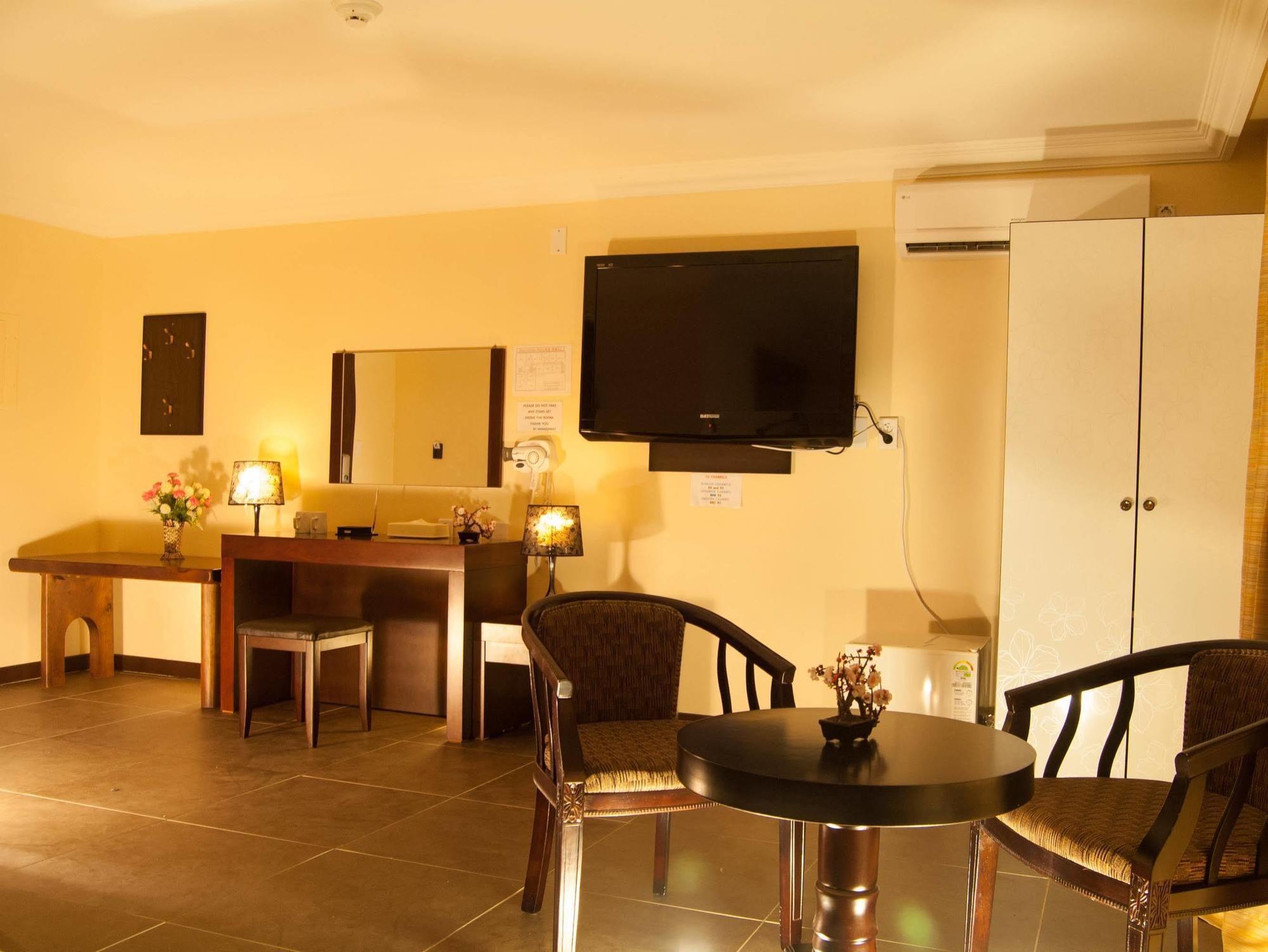Hotel Galleria Saipan Garapan Exterior photo