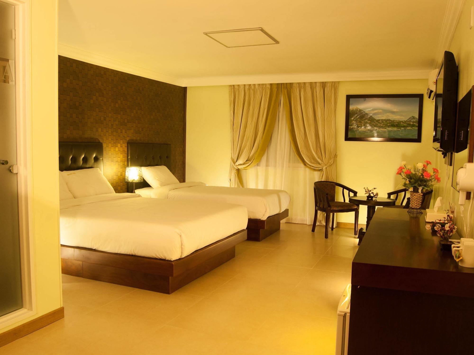Hotel Galleria Saipan Garapan Exterior photo