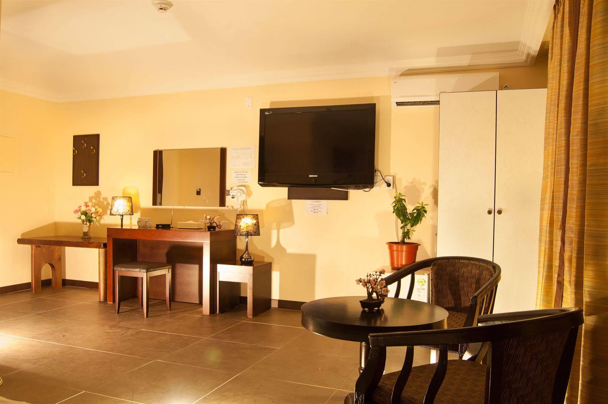 Hotel Galleria Saipan Garapan Exterior photo